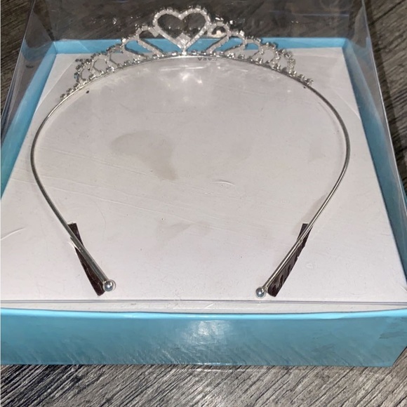 Tiara - Picture 2 of 3